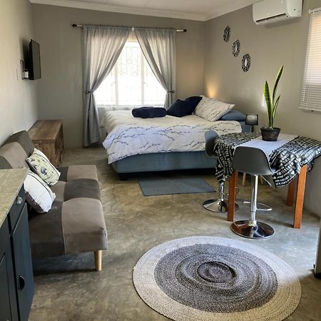 Stellies Accommodation - Room 1 基特曼斯胡普 外观 照片
